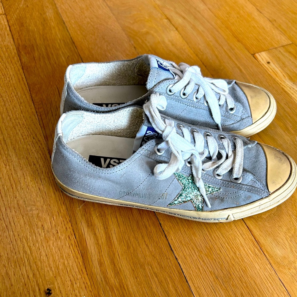 Golden goose VSTAR2 suede sneakers grey with green sequin stars.